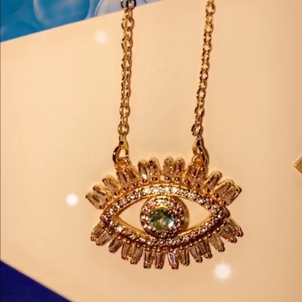 Evil eye pendant necklace
